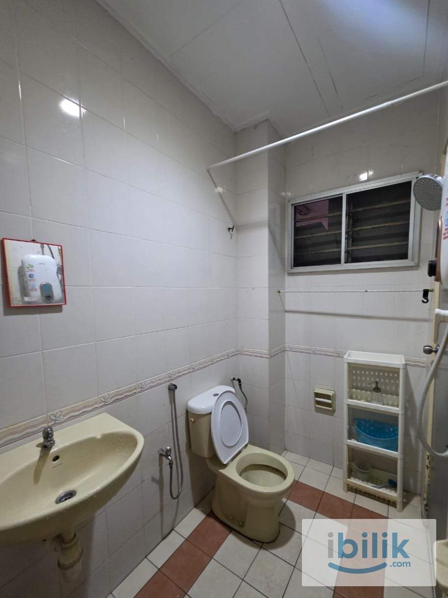 🏠 A middle private room suit to your demand, nearby to Bandar Puteri Puchong. - Image 5