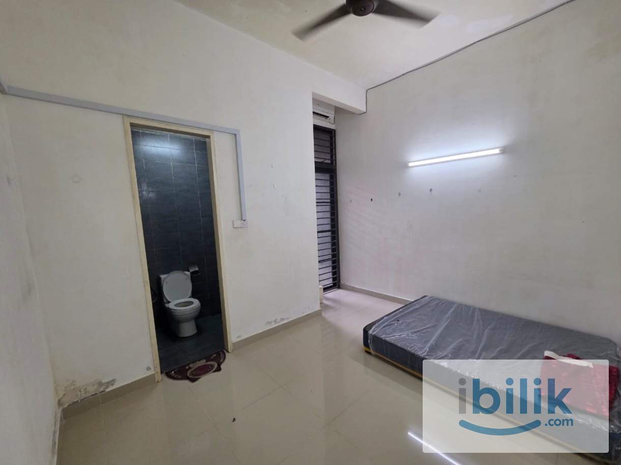 🏘️A middle private room at Alam Impian. A modern malay town house a lake garden 🕌 - Image 5