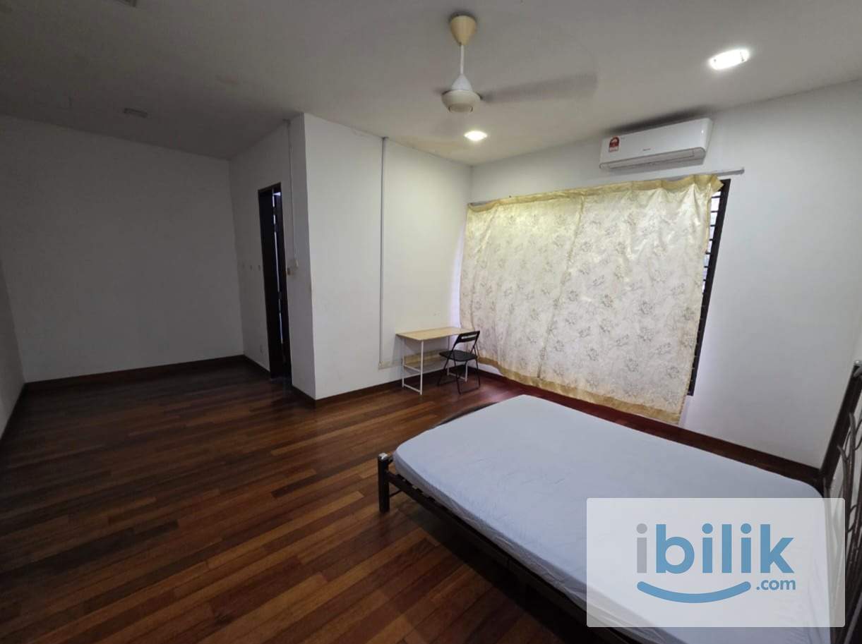 🏘️☪🤲A private master bed room with bathroom, At Alam Impian with a garden lake nearby. - Image 3