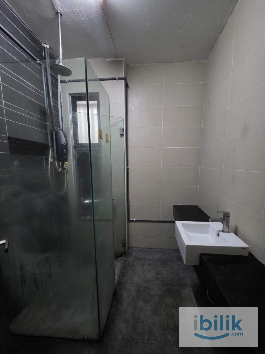 🏘️☪🤲A private master bed room with bathroom, At Alam Impian with a garden lake nearby. - Image 4