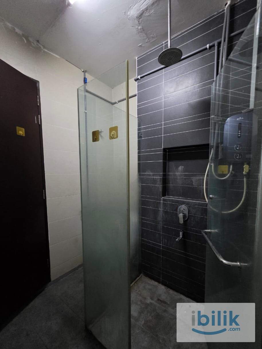 🏘️☪🤲A private master bed room with bathroom, At Alam Impian with a garden lake nearby. - Image 5