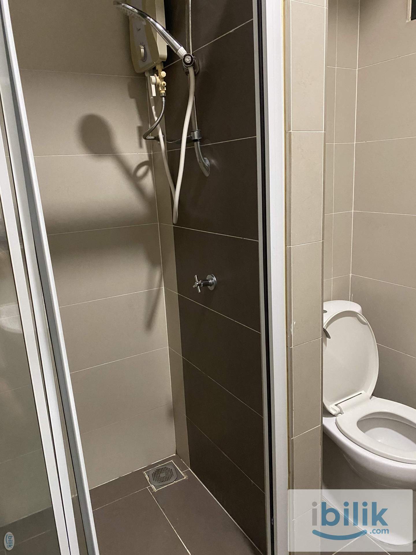 chinese female middle room - Image 1
