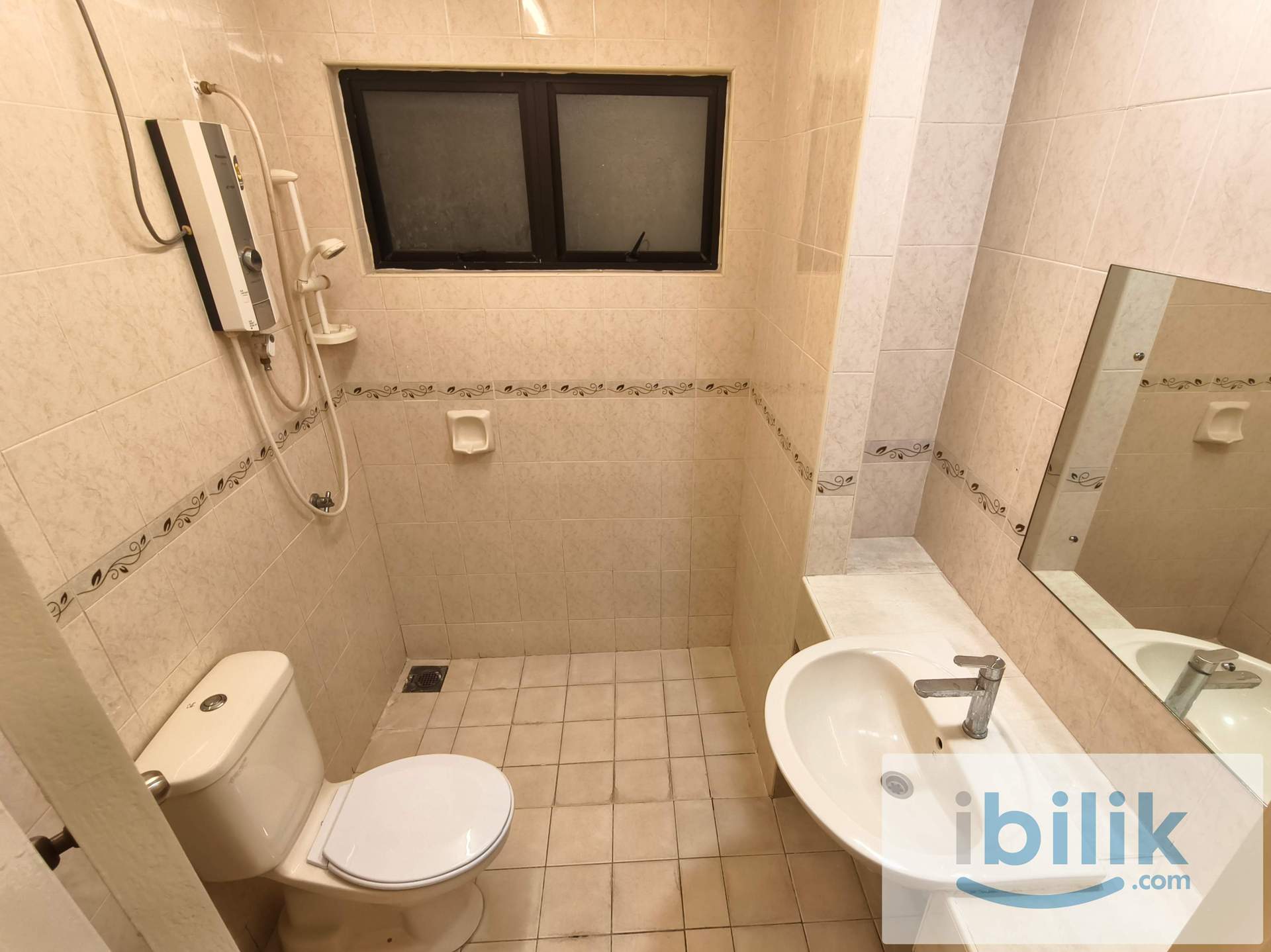 Master Room(Fully Furnished) at Pelangi Utama, Bandar Utama. - Image 5