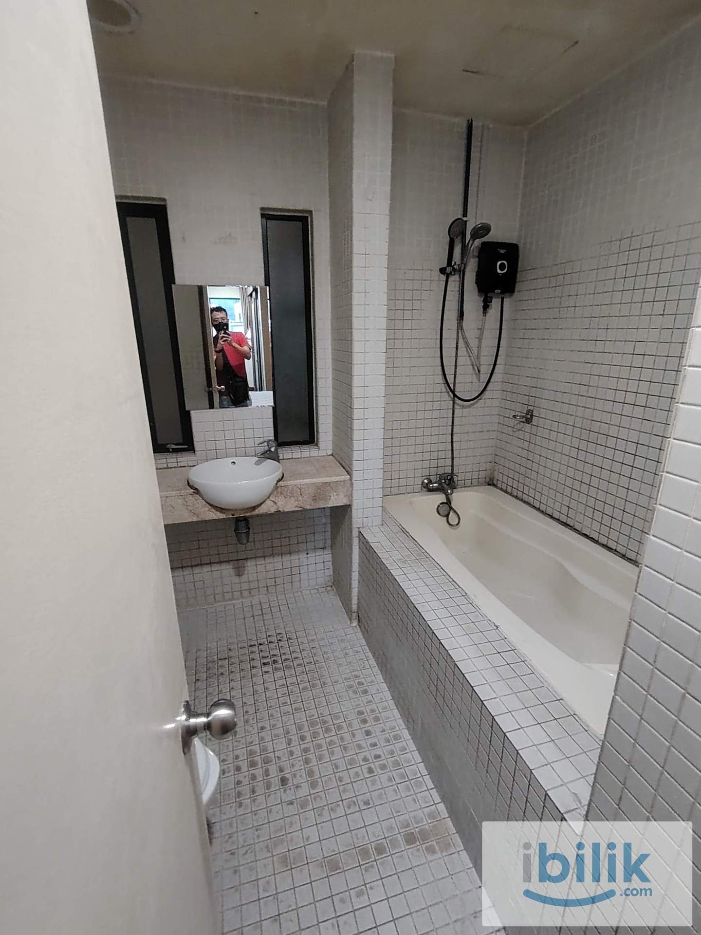 [Female unit] Master Room(Fully Furnished) at 10 Semantan, Damansara Heights  - Image 2