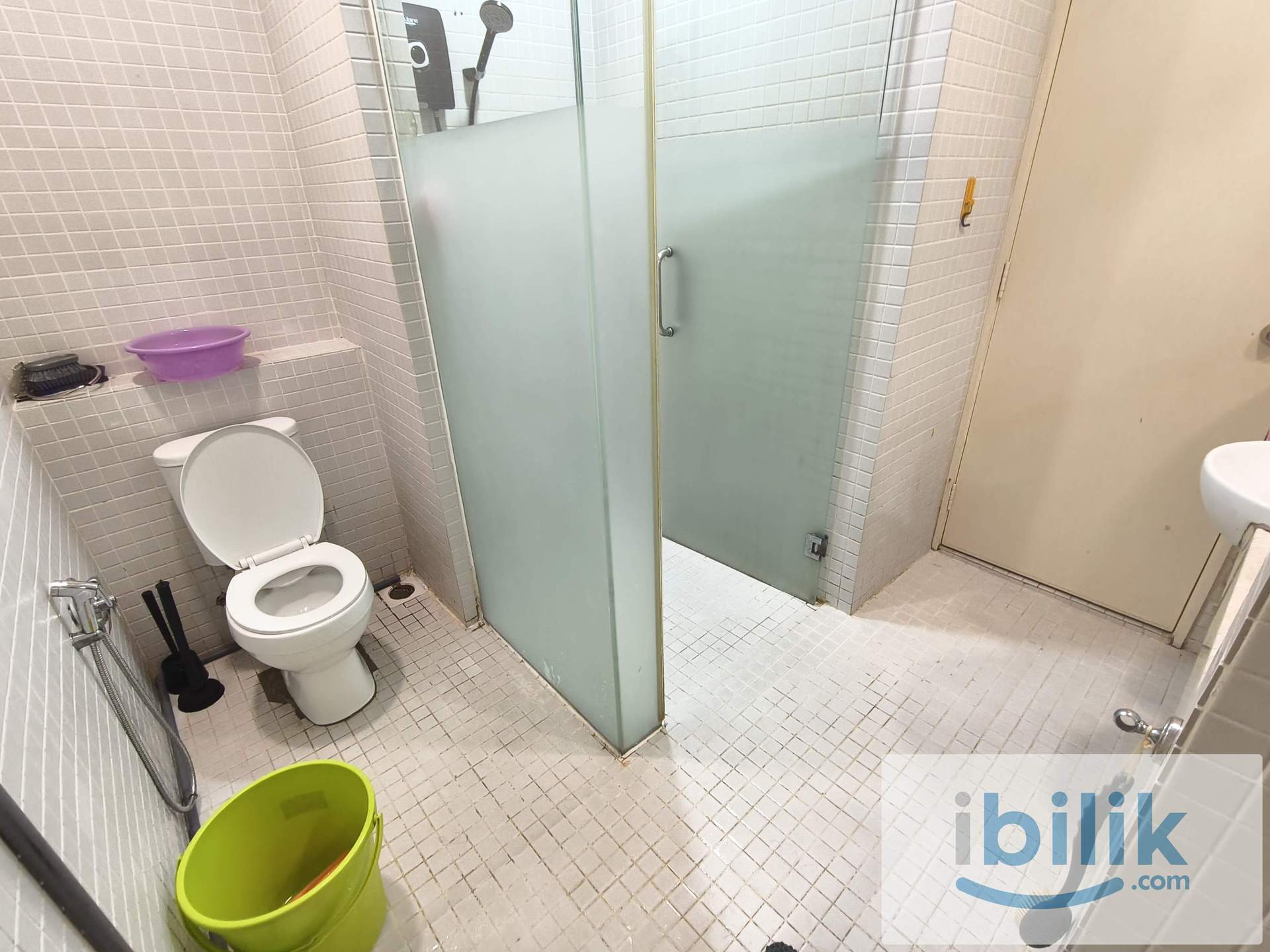 [Female unit] Master Room(Fully Furnished) at 10 Semantan, Damansara Heights  - Image 10