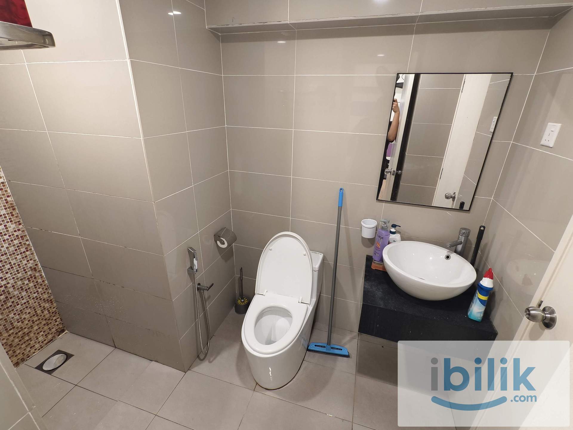 Master Room(Fully Furnished) at D'Latour, Bandar Sunway(New Taylor Lakeside), Petaling Jaya - Image 5