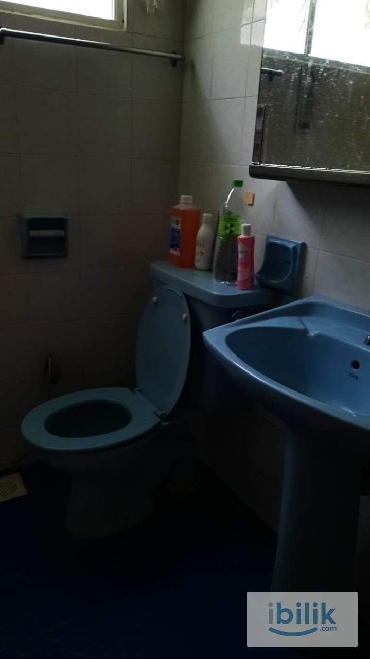 Middle room - Image 1