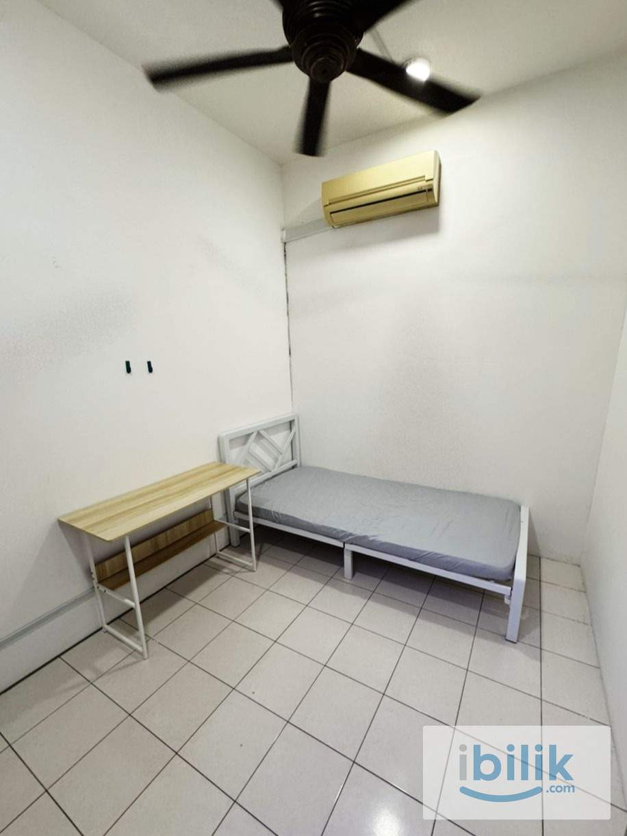 🎉Medium Room For Rent At Setia Alam🎉Nearby🚗Setia City Mall,Top Glove,Sunsuria Forum,NIH,NSK Meru,Kapar,Bandar Bukit Raja - Image 1