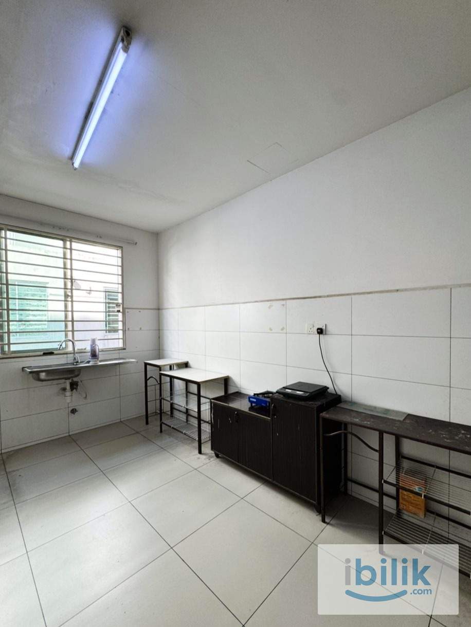 🧨Medium Room For Rent At Bandar Utama🧨Nearby🚗First Avenue,One Utama,MRT BU,Meng Tien Food ,Ikea Damansara,The Curve - Image 4