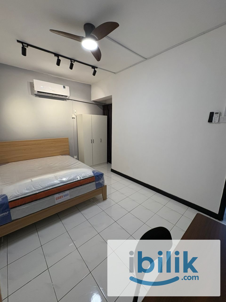 Medium Room Female Unit, near LRT - Image 2