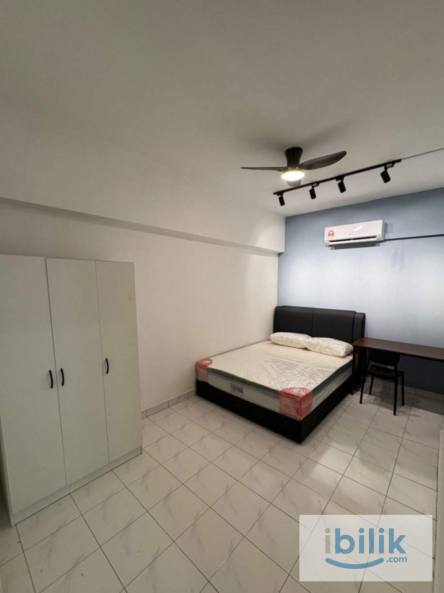 Medium Room for Female near Kelana Jaya Line LRT - Image 1