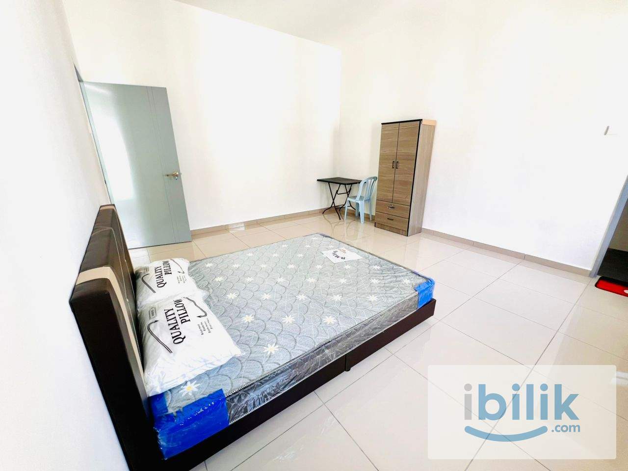 Semi house room for rent - Image 1
