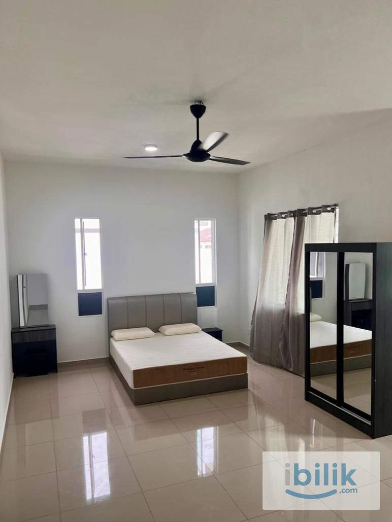 Master Room - Image 1