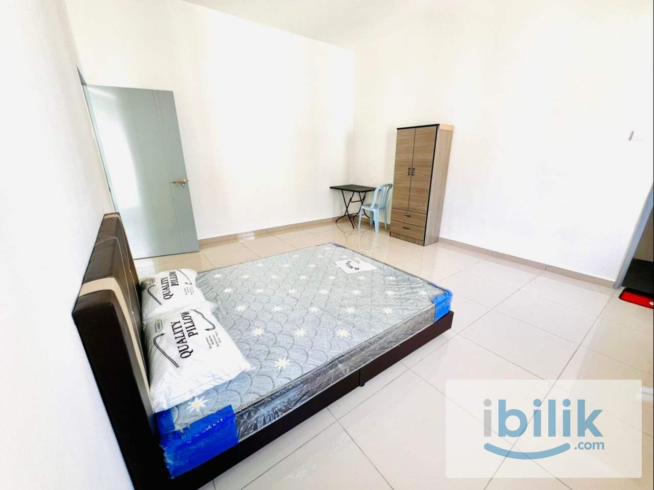 Master Room - Image 4