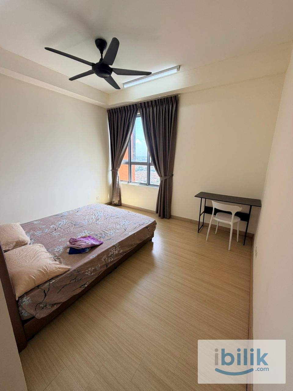 Master Bedroom with Private Bathroom @ Gravit8, Klang - Image 3