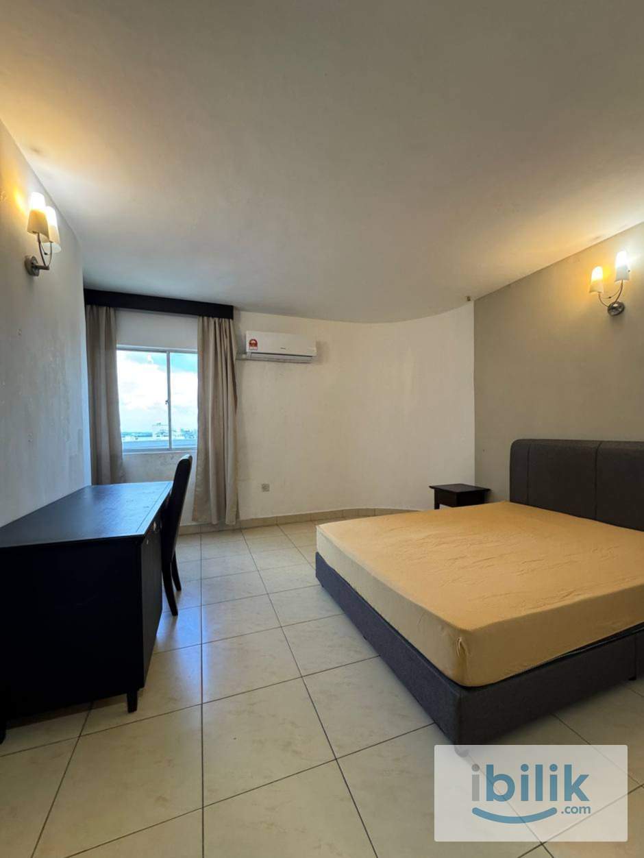 Master Room at CIQ, Johor Bahru - Image 5