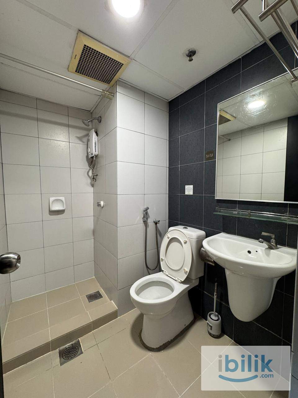 PROMO MAY!!!🚶🚶‍♀️Walking distance to CIQ and RNF🪟Cozy room🏠master bedroom💥💥zero deposit - Image 4
