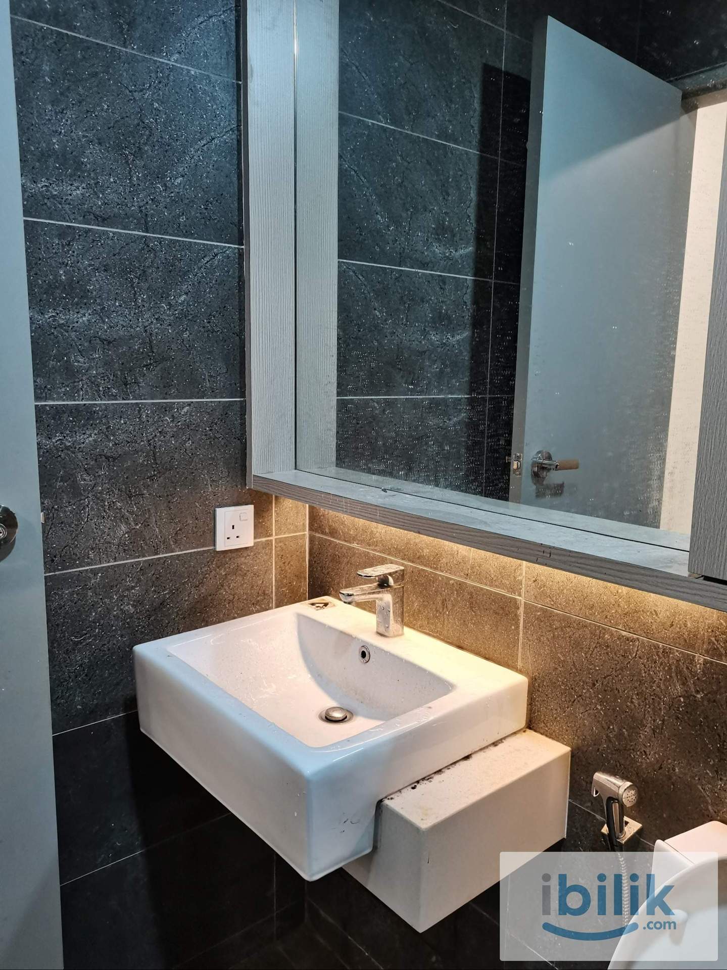 Master Room at Suasana @ Utropolis, Batu Kawan - Image 6