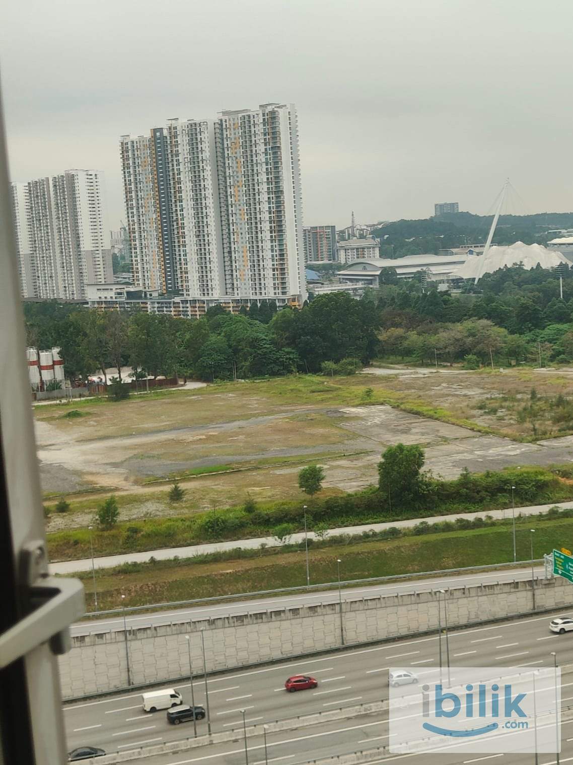 Master room in Endah Regal 10 min walk to lrt bukit jalil🚎. 0 Month Deposit ready for move in - Image 3
