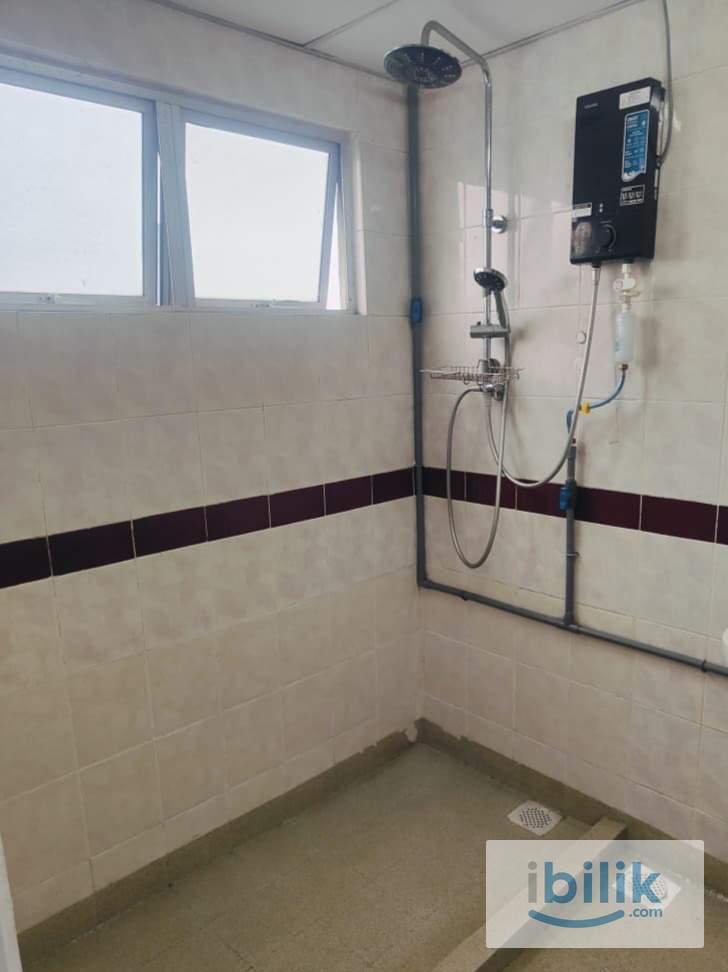 Master room in Endah Regal 10 min walk to lrt bukit jalil🚎. 0 Month Deposit ready for move in - Image 7