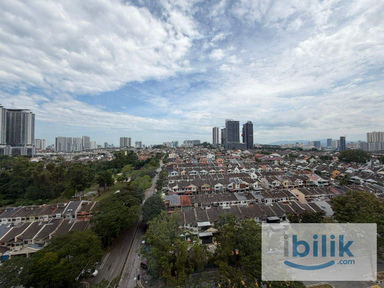 Master Bedroom in Endah Regal 10 min walk to lrt bukit jalil🚎. 1 month Deposit ready for move in - Image 6