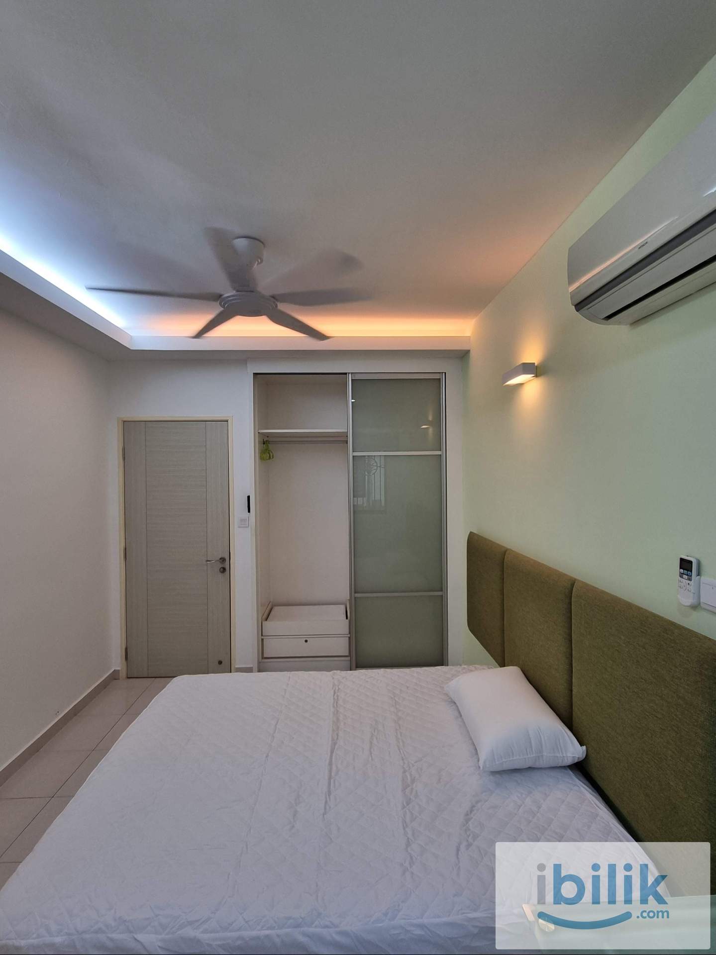 Premium Middle Room at Bayan Lepas, Penang - Image 2