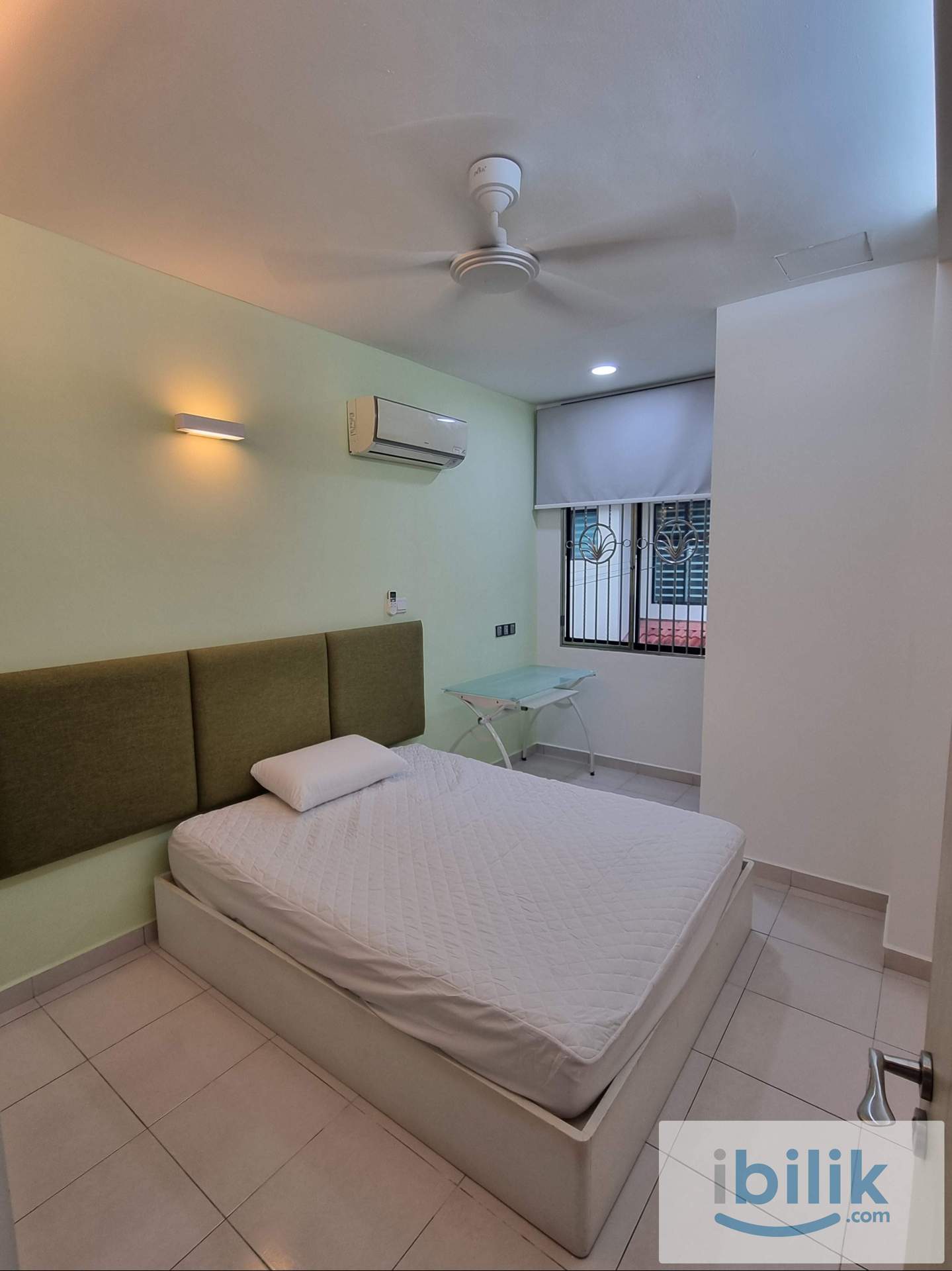 Premium Middle Room at Bayan Lepas, Penang - Image 1