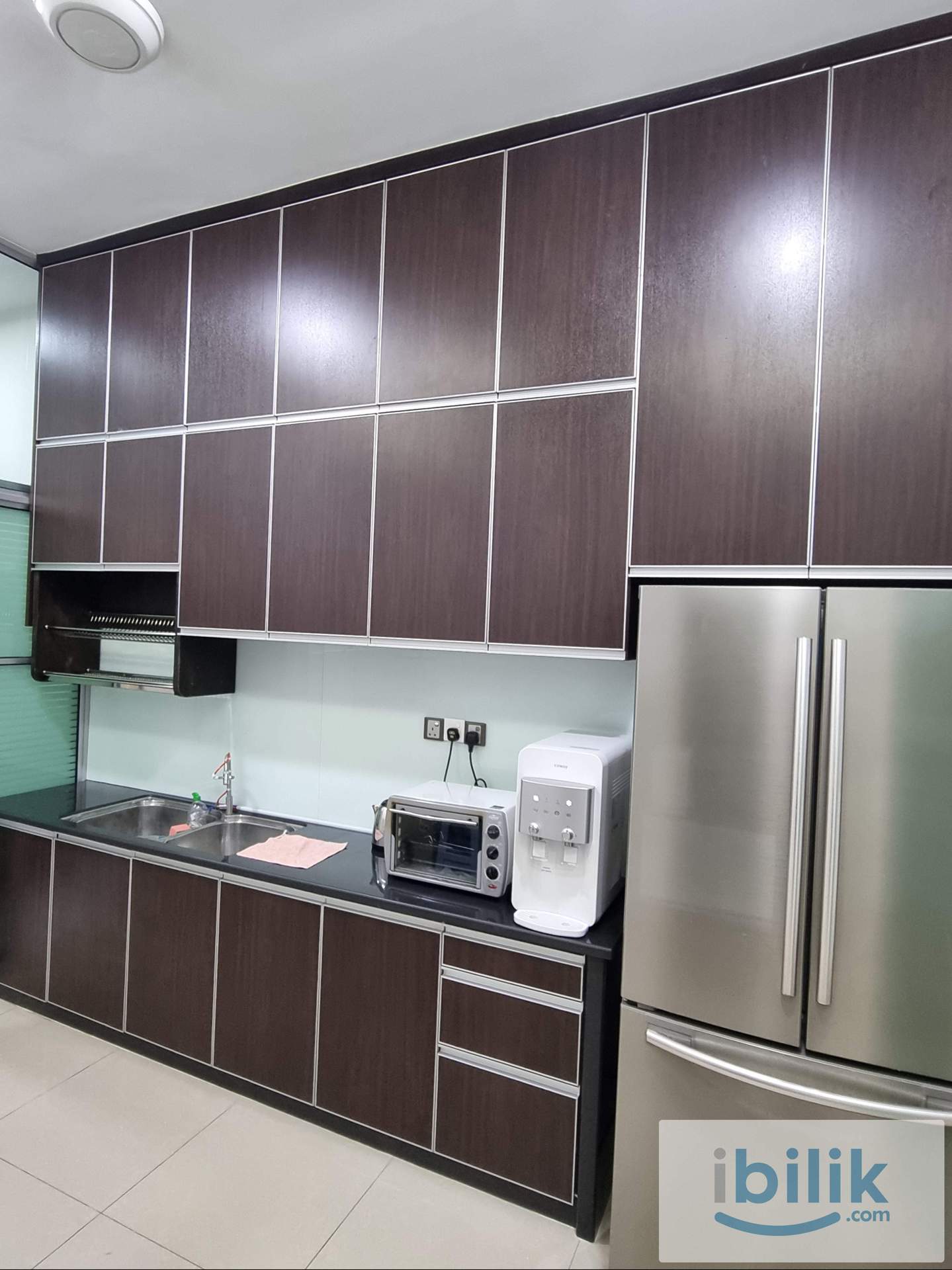 Premium Middle Room at Bayan Lepas, Penang - Image 3