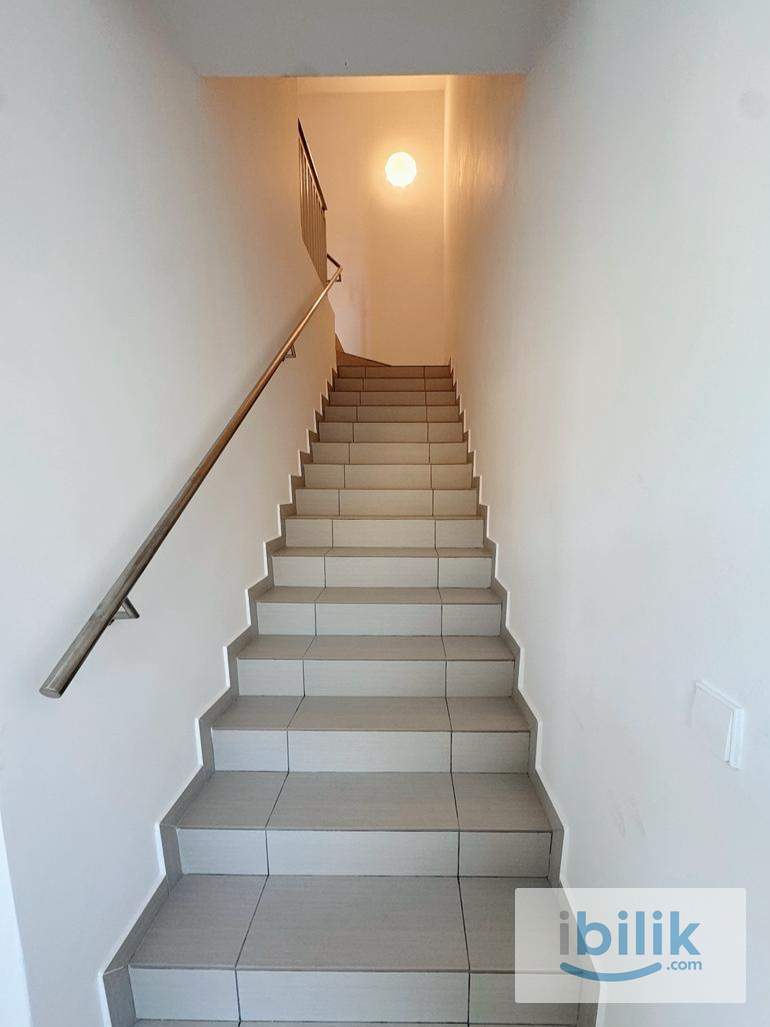 Cozy Room For Rent (Fully furnished | Utilities included) at Eka Height near Enstek - Image 4