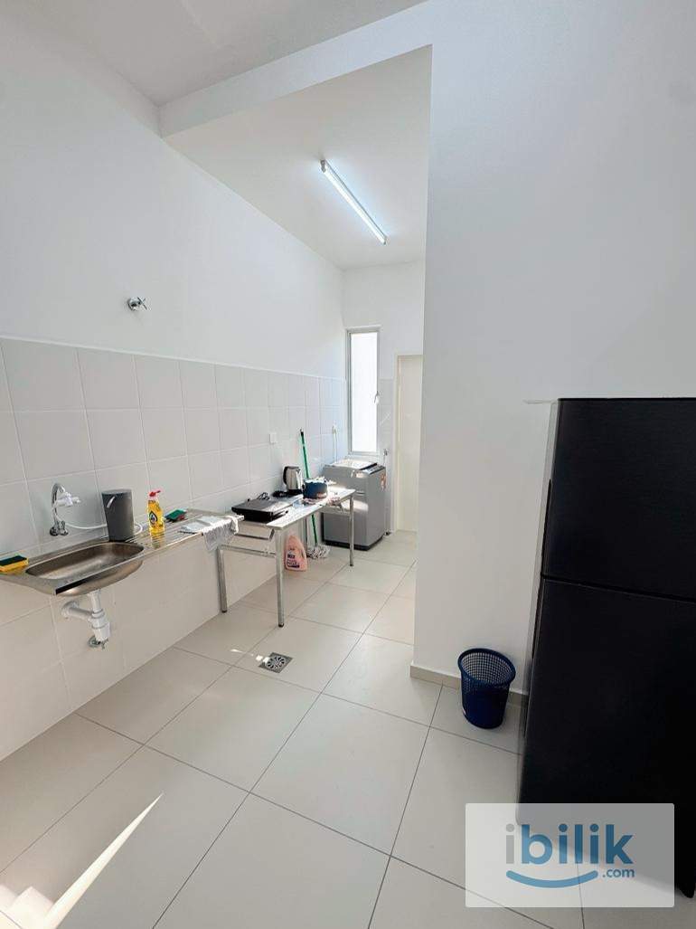 Cozy Room For Rent (Fully furnished | Utilities included) at Eka Height near Enstek - Image 5