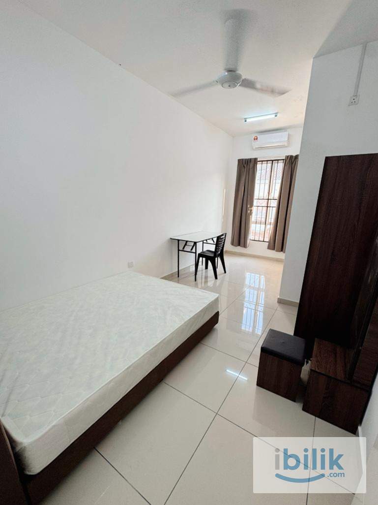 Cozy Middle Room For Rent at Sendayan Hijayu Aman (Fully furnished | Utilities included) - Image 1