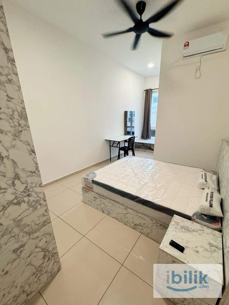 Cozy Middle Room For Rent with Private Bathroom (Fully furnished | Utilities included) Near Seremban 2  - Image 1