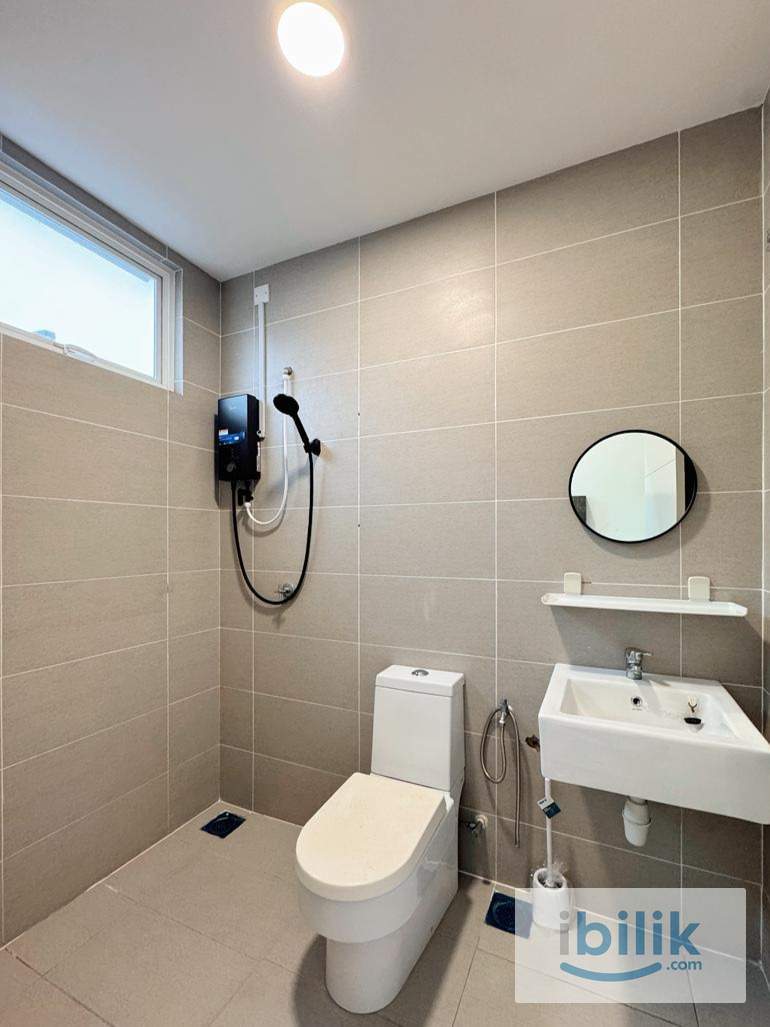 Cozy Middle Room For Rent with Private Bathroom (Fully furnished | Utilities included) Near Seremban 2  - Image 3