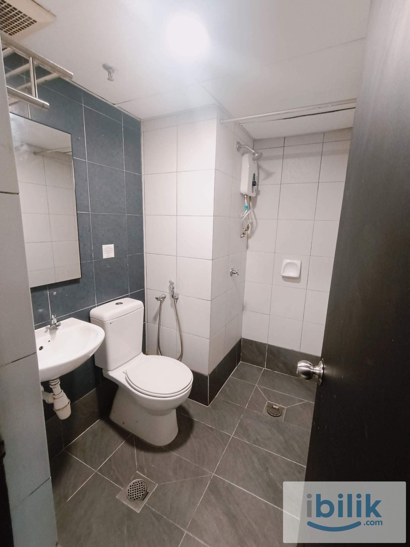 ✨ Insane Deal ZERO DEPOSIT* Hotel Concept 💥 Walking Distance CIQ | All Race & Singaporeans Welcomed Fully Furnished - Image 7