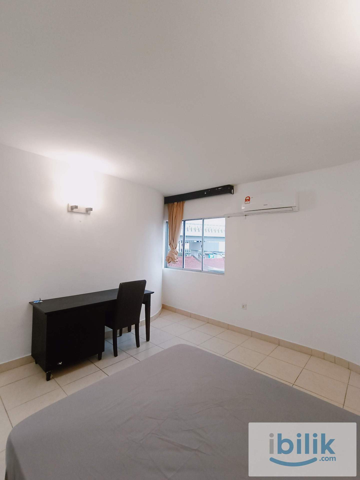 🔥 Mind-Blowing Hotel Concept Room ZERO DEPOSIT 🏨 Walking Distance to CIQ All Race Singaporean Welcome Toilet Sendiri - Image 1