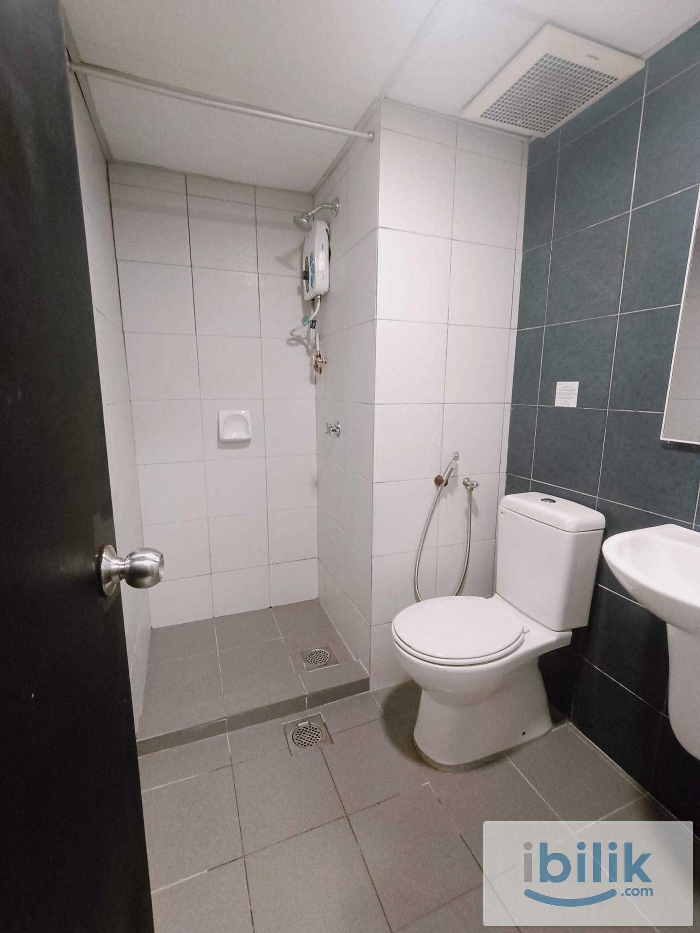 🔥 Mind-Blowing Hotel Concept Room ZERO DEPOSIT 🏨 Walking Distance to CIQ All Race Singaporean Welcome Toilet Sendiri - Image 5