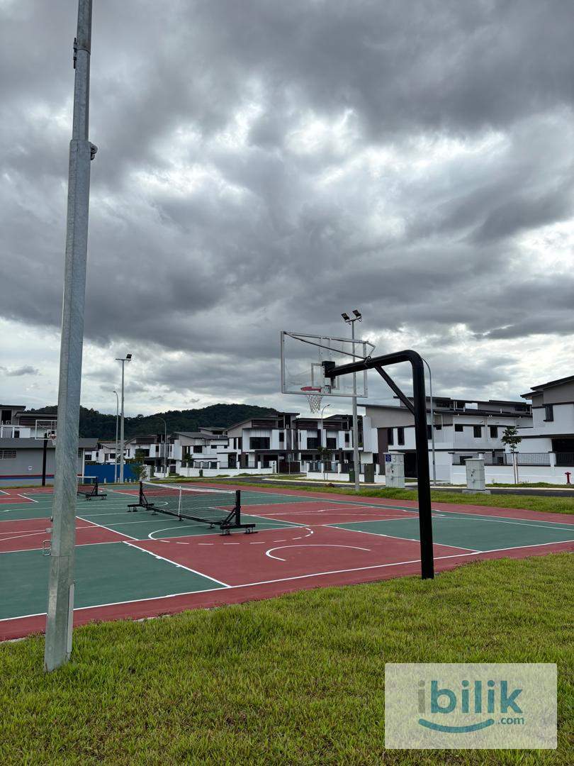 1.5km to Ainsdale Tol * 500m to KTM * Brand New Master Room * Nature & Pickleball Court - Image 5