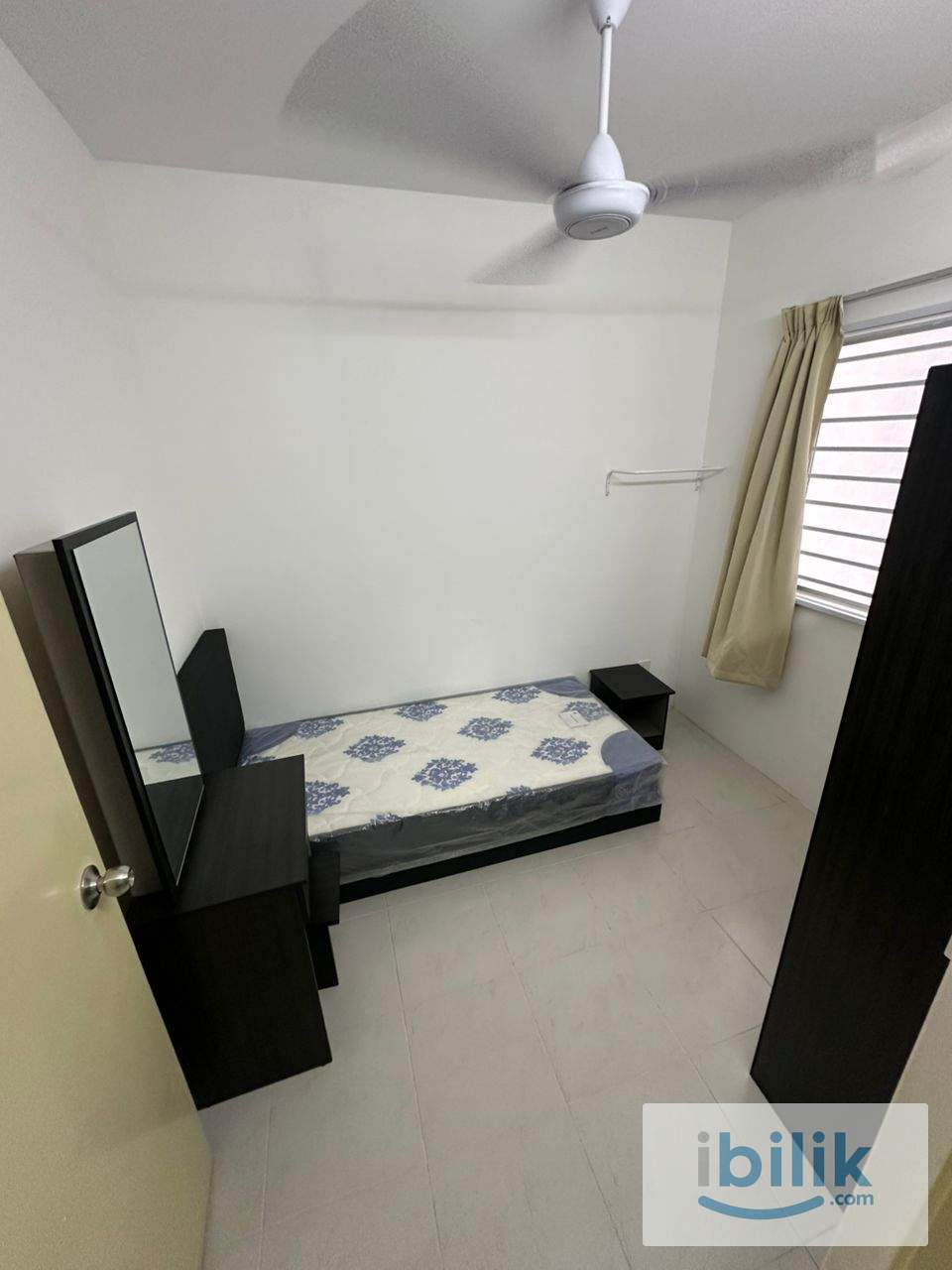 Female Muslim Room with private Balcony (toilet share with 2 person only) Move in Anytime - Image 2