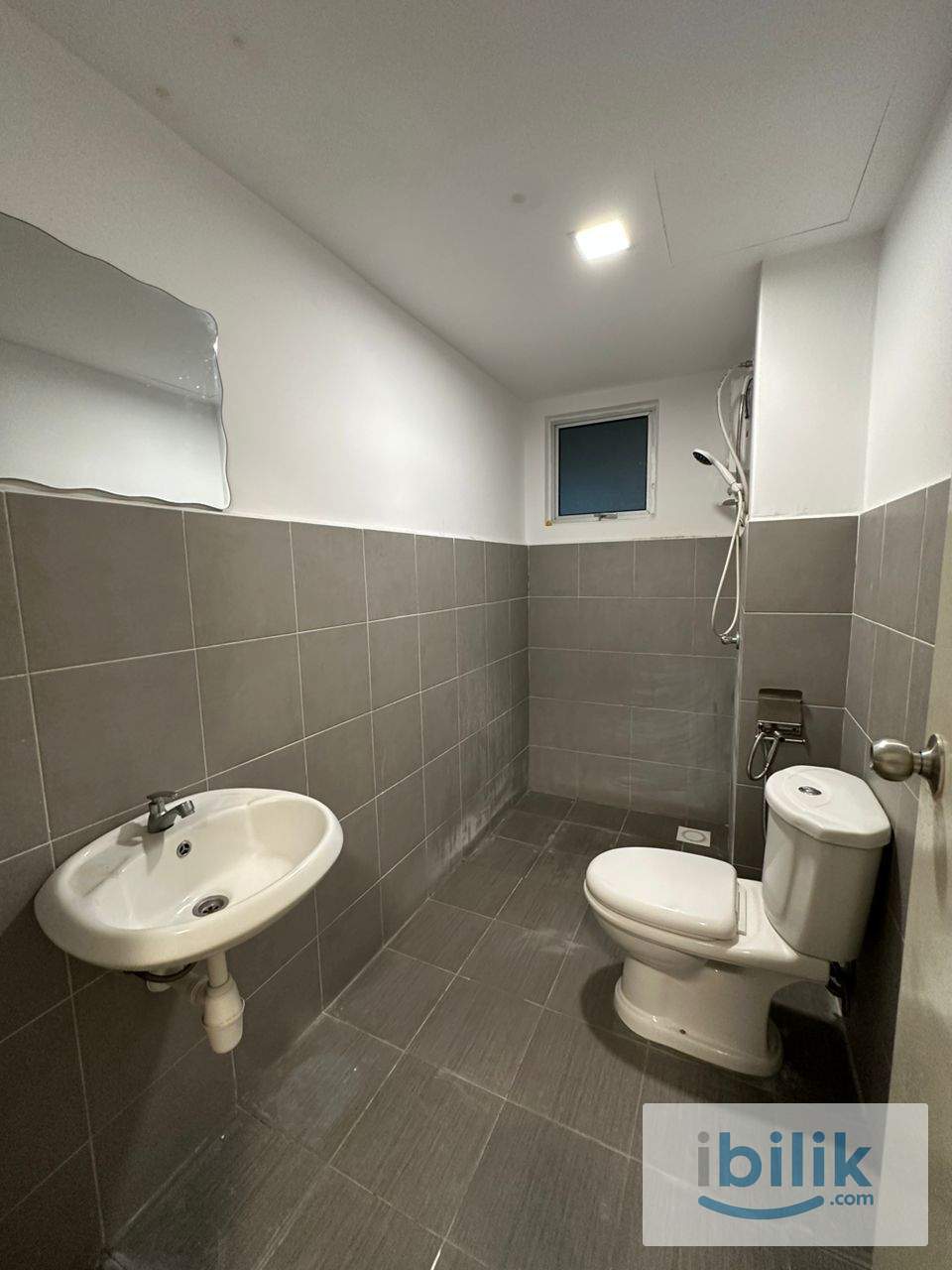 Female Queen Bed - Medium Room (Walk to LRT Station) Rental include Utilities  - Image 10