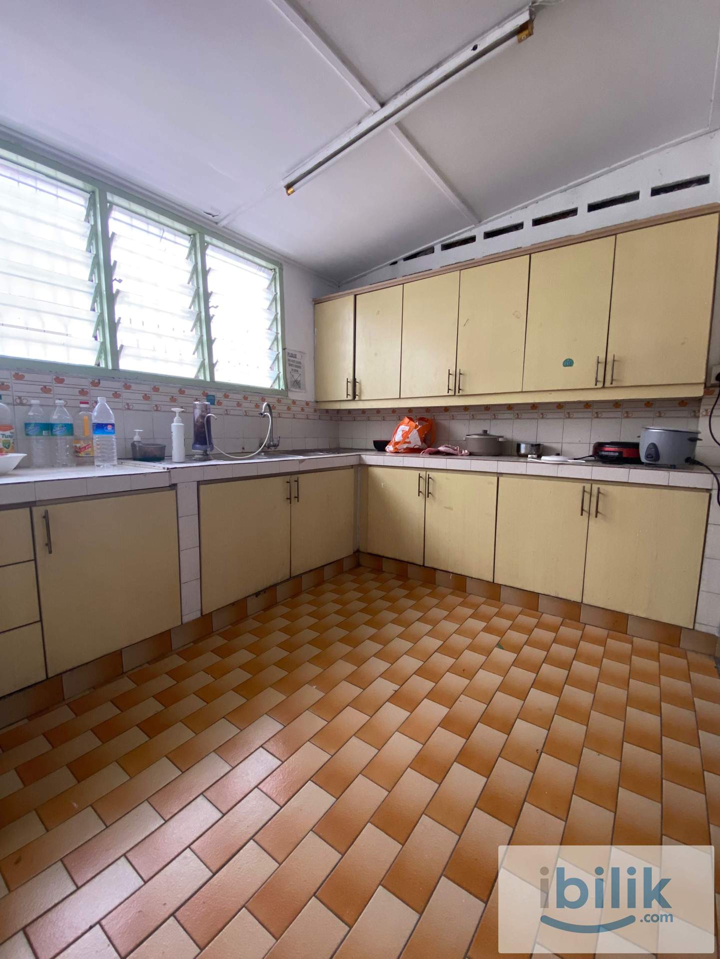✨ Low Deposit | Fully Furnished Medium AirCon Room Linked Bathroom for Rent – SS2, Petaling Jaya ✨  - Image 2