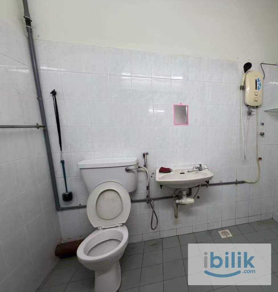 🔥 Low Deposit! 🏠✨ Fully Furnished SS2 PJ Medium Room with Linked Bathroom for Rent 📍Public Transport Friendly 🚍 - Image 2
