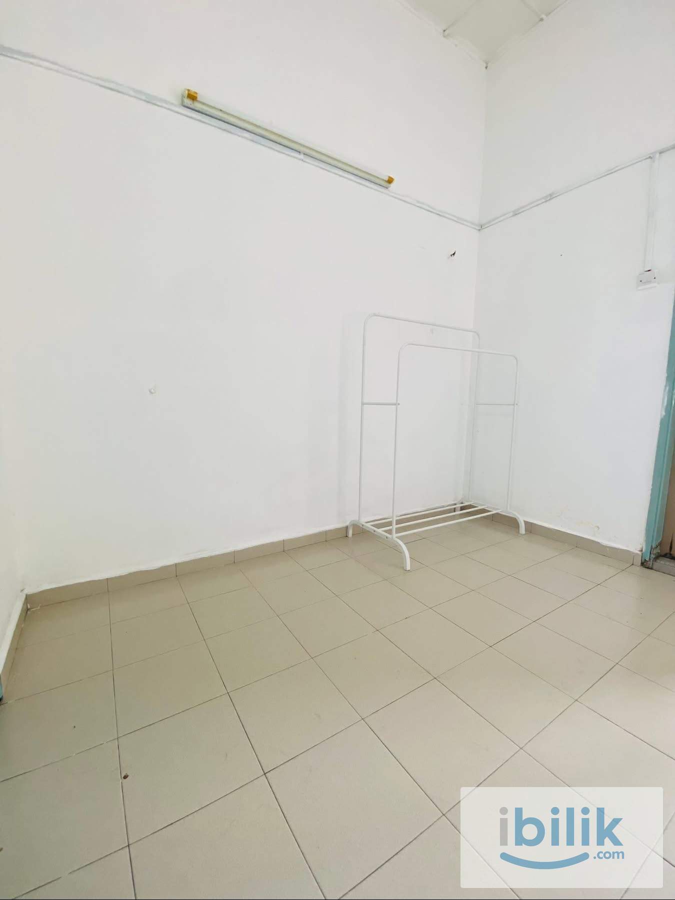 🔥 Low Deposit! 🏠✨ Fully Furnished SS2 PJ Medium Room with Linked Bathroom for Rent 📍Public Transport Friendly 🚍 - Image 3