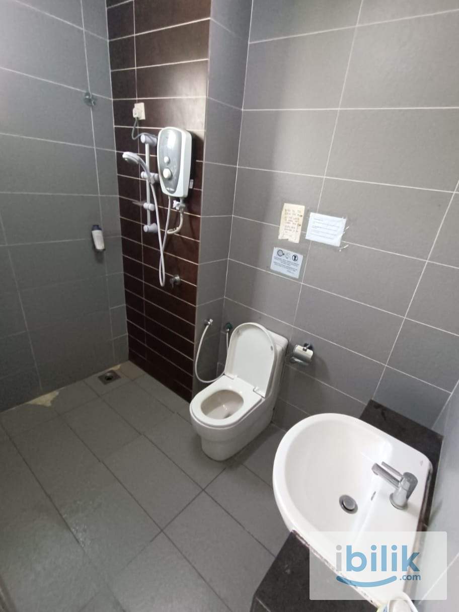 💖 LOW DEPOSIT! [FEMALE-ONLY | FULLY FURNISHED ROOM] 🌸 7 min Drive to Setia City Mall 🛍️ / Sunsuria 🏢 / Top Glove Tower 🏢 - Image 3