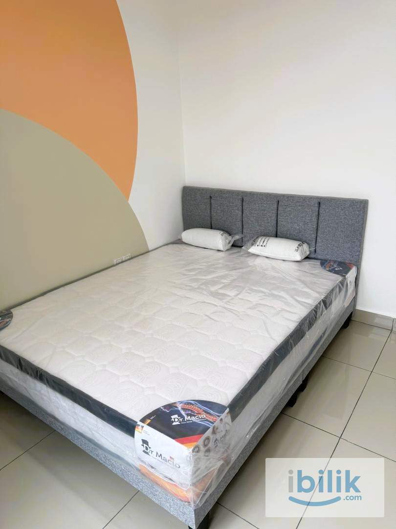 Female Unit Master Room - 3min walking distance to MRT - Image 3