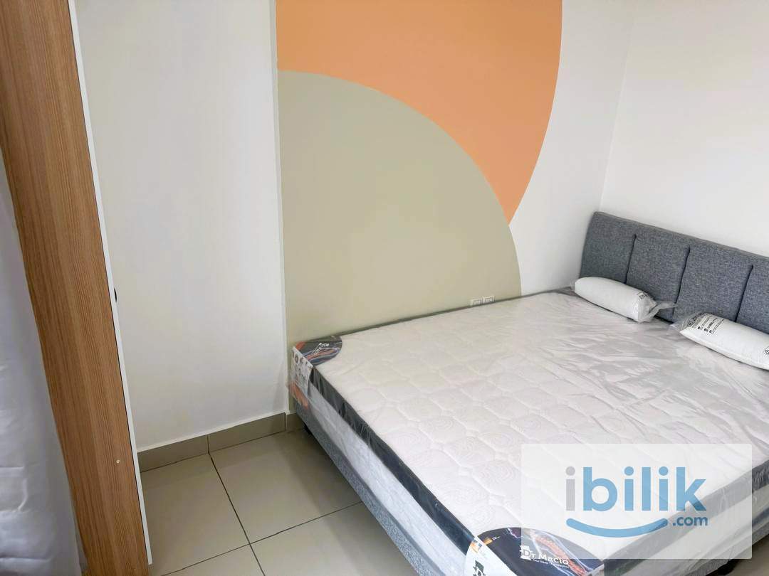 Female Unit Master Room - 3min walking distance to MRT - Image 4