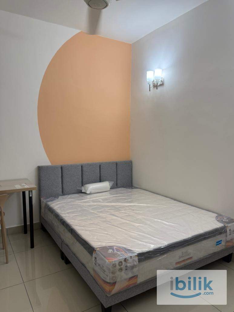 Female Unit Middle Room - 3min walking distance to MRT - Image 1