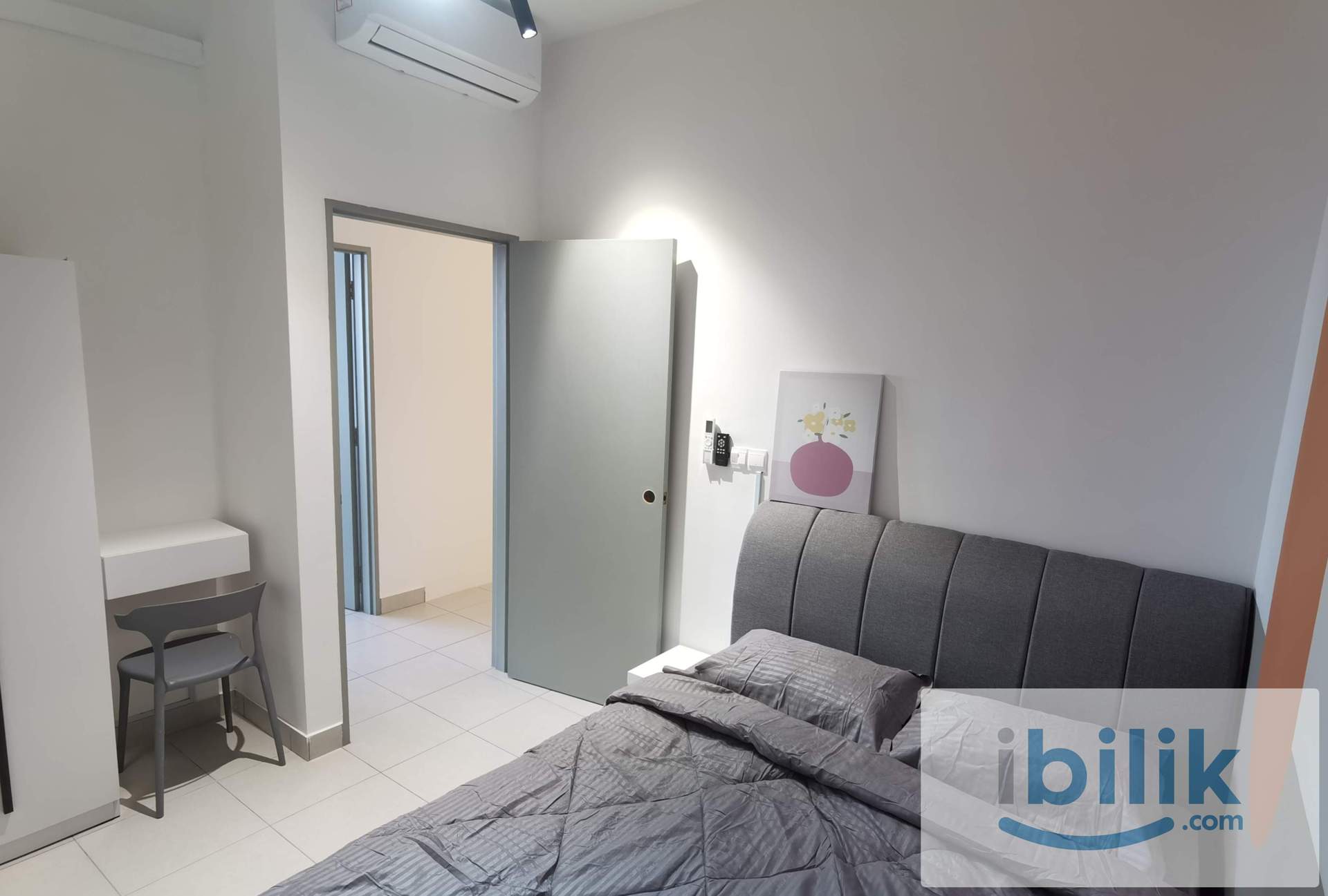 Female Middle Room The Netizen Condo 5mins walking to MRT Cheras Kajang Line 1 - Image 1