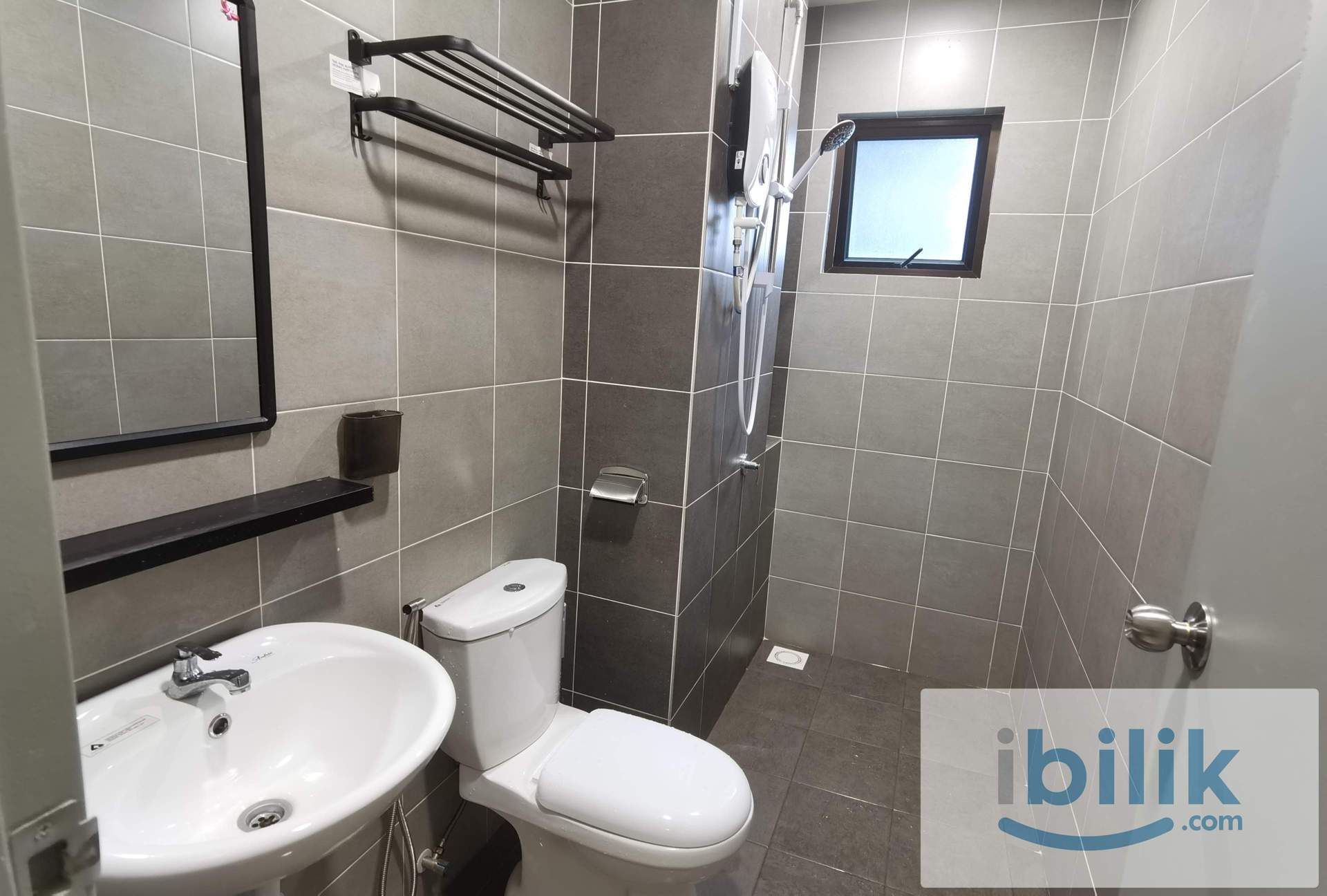 Female Unit Middle Room The Netizen Fully Furnished walking to MRT Bandar Tun Hussein onn - Image 4