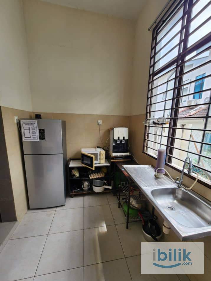 Bandar 16 seirra, Puchong , Master Room to RENT, - Image 2