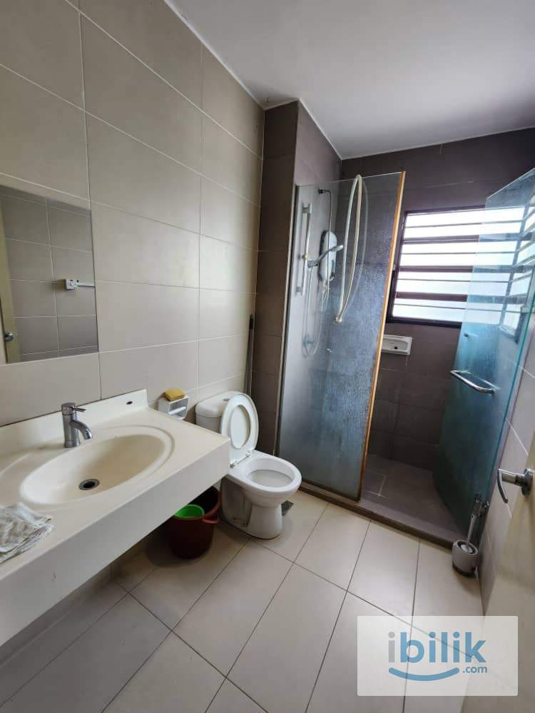 Bandar 16 seirra, Puchong , Master Room to RENT, - Image 6